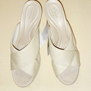 Crocs Leigh II xstrap wedge NWOB sz w9